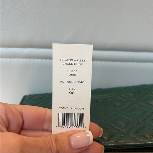 NWT Elegant Green Quilted Chain Crossbody Bag - Picture 8 of 9